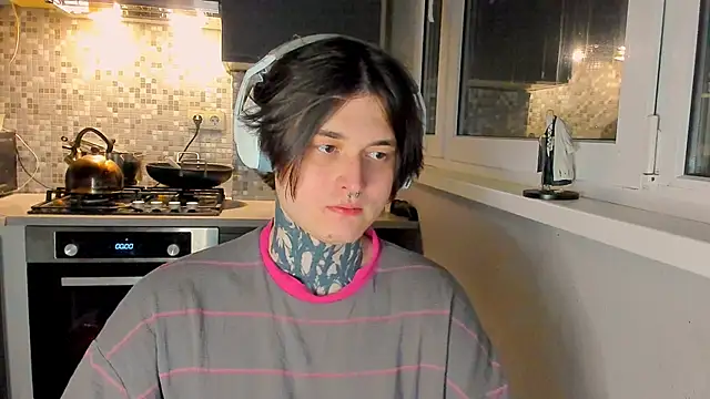 Snapshot of _torfin_ chatting on February 24, 8:40 pm torfin online show from February 24, 8:40 pm