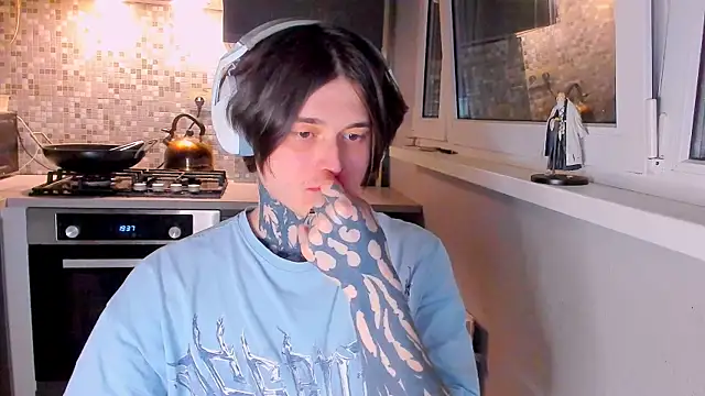 Snapshot of _torfin_ chatting on March 1, 8:22 pm torfin online show from March 1, 8:22 pm