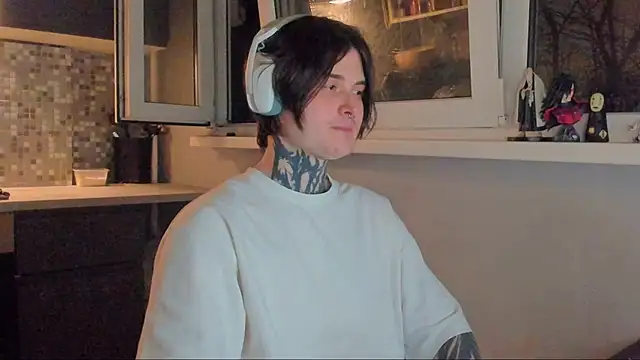  torfin  online show from April 5, 10:40 pm