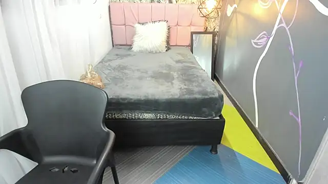EmmaaEvans  online show from January 27, 11:54 am