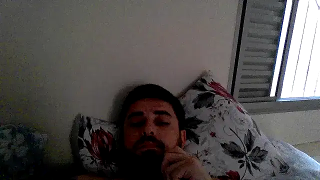 Snapshot of Dat1994 chatting on November 18, 5:39 pm Dat1994 online show from November 18, 5:39 pm