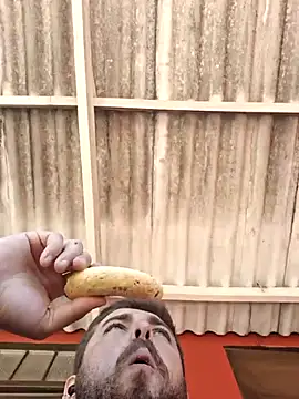 Snapshot of Dat1994 chatting on December 17, 12:44 pm Dat1994 online show from December 17, 12:44 pm