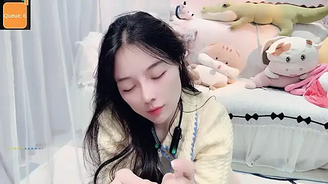 AKiKi711 online show from October 18, 4:19 pm