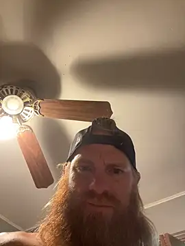 Snapshot of whitehammer94u chatting on September 13, 4:56 am whitehammer94u online show from September 13, 4:56 am