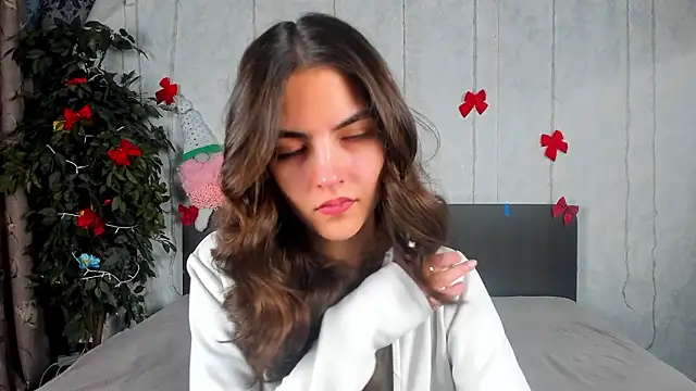 Snapshot of Milana_Crystal_ chatting on February 4, 7:47 am Milana Crystal online show from February 4, 7:47 am