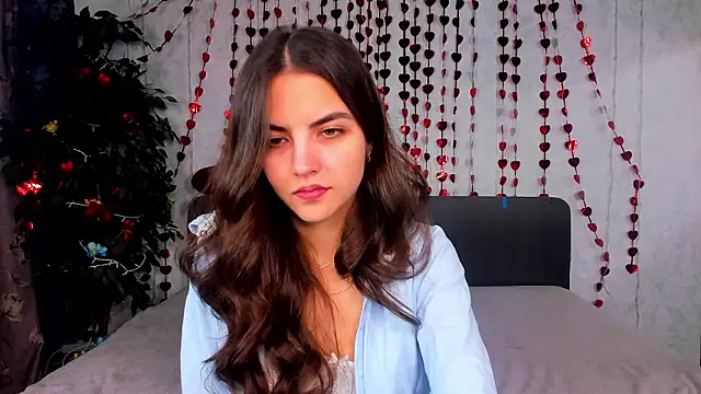 Snapshot of Milana_Crystal_ chatting on February 9, 8:18 am Milana Crystal online show from February 9, 8:18 am