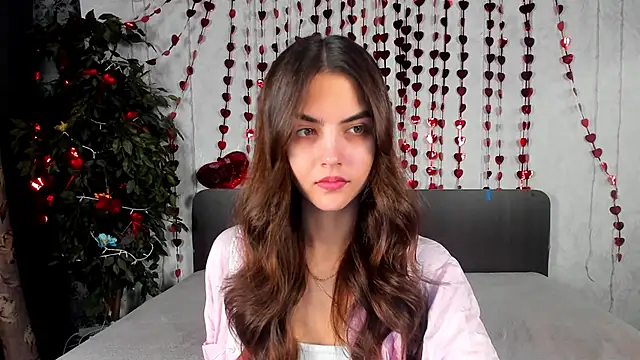 Snapshot of Milana_Crystal_ chatting on February 13, 8:10 am Milana Crystal online show from February 13, 8:10 am