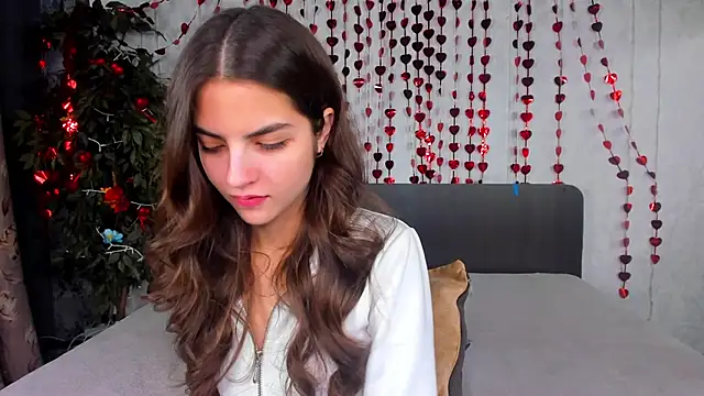 Snapshot of Milana_Crystal_ chatting on February 20, 8:16 am Milana Crystal online show from February 20, 8:16 am