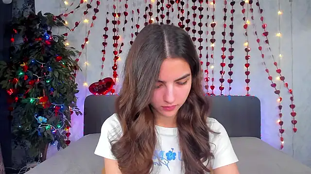 Snapshot of Milana_Crystal_ chatting on February 24, 8:12 am Milana Crystal online show from February 24, 8:12 am