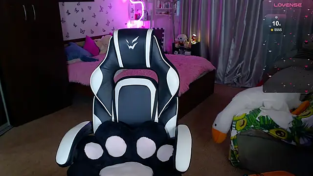 Sidney blush online show from February 17, 5:26 am