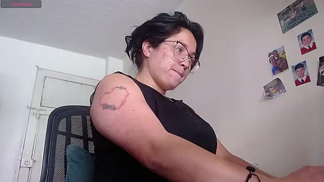lilith campb online show from December 10, 7:43 pm