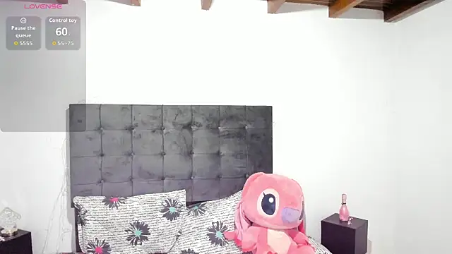 Kylie2211 online show from October 31, 11:44 am