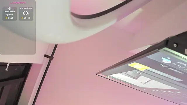 Kylie2211 online show from February 12, 1:00 am