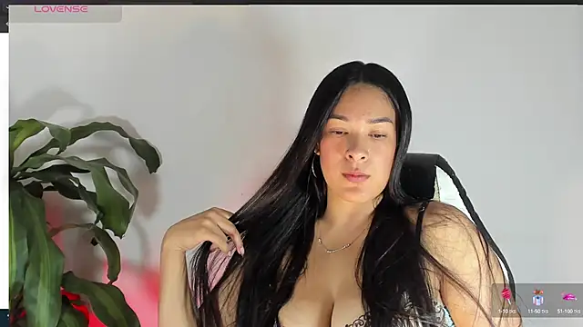 Snapshot of bella_hadid1_ chatting on March 17, 12:08 am bella hadid1 online show from March 17, 12:08 am