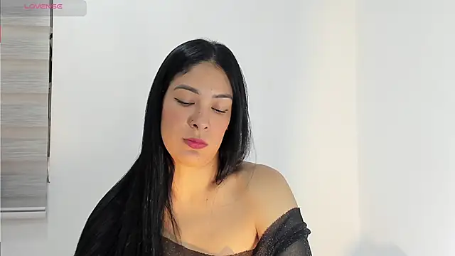 Snapshot of bella_hadid1_ chatting on October 4, 7:45 pm bella hadid1 online show from October 4, 7:45 pm