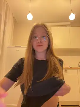 Snapshot of Eva_Weyne chatting on October 12, 8:30 pm Eva Weyne online show from October 12, 8:30 pm