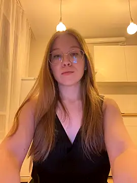 Snapshot of Eva_Weyne chatting on October 30, 7:58 pm Eva Weyne online show from October 30, 7:58 pm