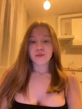 Snapshot of Eva_Weyne chatting on December 14, 6:34 pm Eva Weyne online show from December 14, 6:34 pm