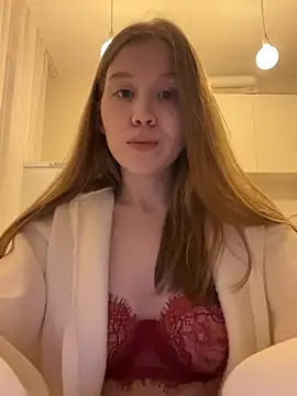 Snapshot of Eva_Weyne chatting on February 14, 8:27 pm Eva Weyne online show from February 14, 8:27 pm