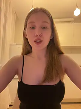 Snapshot of Eva_Weyne chatting on February 23, 8:17 pm Eva Weyne online show from February 23, 8:17 pm