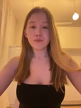 Snapshot of Eva_Weyne chatting on February 24, 5:33 pm Eva Weyne online show from February 24, 5:33 pm