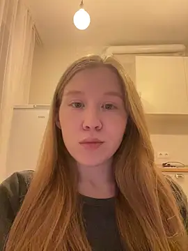 Snapshot of Eva_Weyne chatting on March 2, 8:04 pm Eva Weyne online show from March 2, 8:04 pm