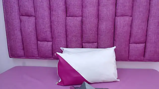 Snapshot of LindaKardi chatting on March 10, 12:21 pm LindaKardi online show from March 10, 12:21 pm