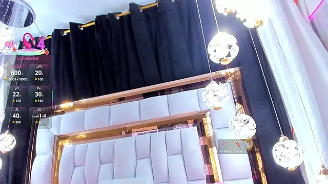 Snapshot of SarayRoyse chatting on November 8, 7:34 pm SarayRoyse online show from November 8, 7:34 pm