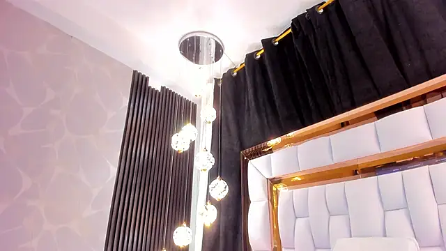 Snapshot of SarayRoyse chatting on November 17, 7:30 pm SarayRoyse online show from November 17, 7:30 pm