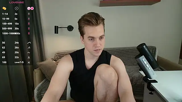 Snapshot of AustinButler chatting on December 19, 6:45 pm AustinButler online show from December 19, 6:45 pm