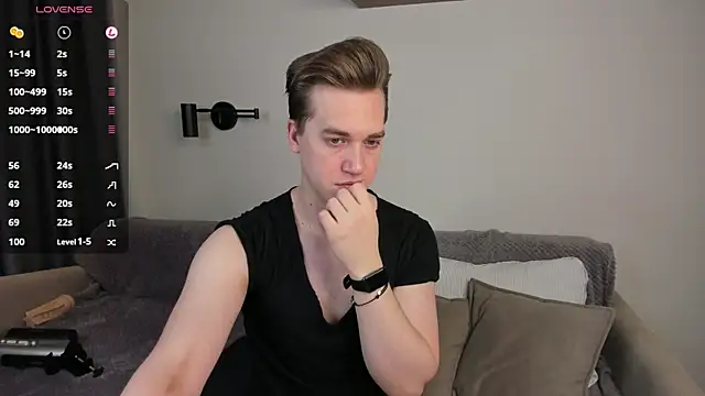 Snapshot of AustinButler chatting on December 28, 8:04 pm AustinButler online show from December 28, 8:04 pm