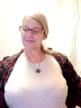 irinamaux online show from February 10, 2:37 pm