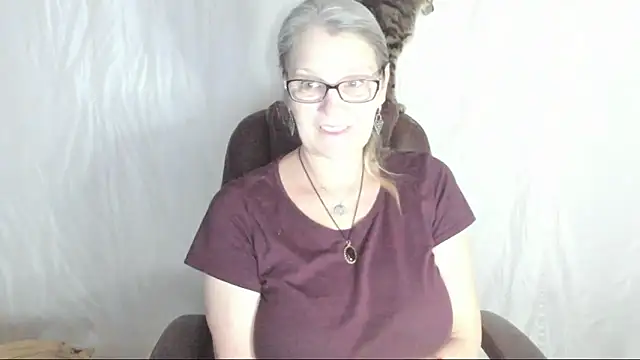 irinamaux online show from March 2, 3:27 pm