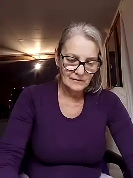 Snapshot of irinamaux chatting on October 28, 11:18 pm irinamaux online show from October 28, 11:18 pm