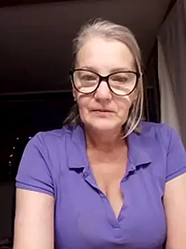 Snapshot of irinamaux chatting on October 30, 2:46 am irinamaux online show from October 30, 2:46 am