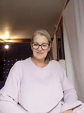 Snapshot of irinamaux chatting on November 2, 6:16 am irinamaux online show from November 2, 6:16 am