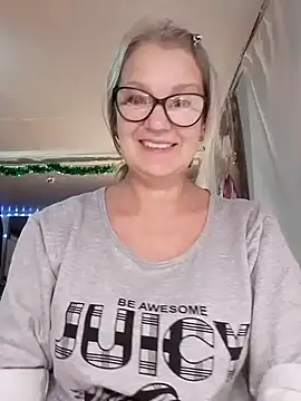 Snapshot of irinamaux chatting on November 25, 2:55 am irinamaux online show from November 25, 2:55 am