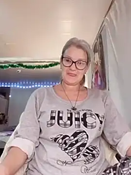 Snapshot of irinamaux chatting on November 25, 7:47 pm irinamaux online show from November 25, 7:47 pm