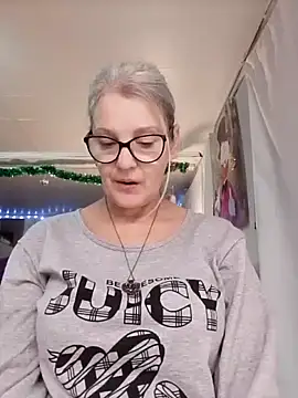 Snapshot of irinamaux chatting on November 26, 7:53 am irinamaux online show from November 26, 7:53 am