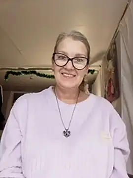 Snapshot of irinamaux chatting on November 29, 6:38 am irinamaux online show from November 29, 6:38 am