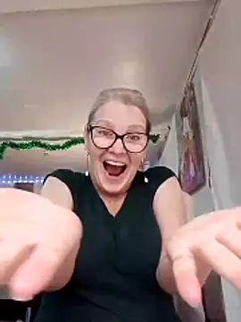 irinamaux online show from December 2, 9:58 am