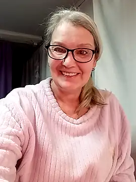 irinamaux online show from February 6, 1:32 am