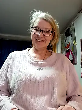 irinamaux online show from April 10, 4:28 am