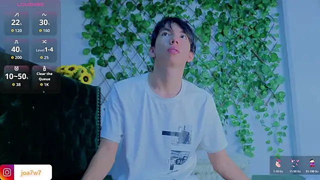 Snapshot of Levii_Ackermann chatting on February 10, 2:21 pm Levii Ackermann online show from February 10, 2:21 pm