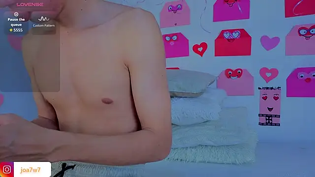 Snapshot of Levii_Ackermann chatting on February 13, 2:24 pm Levii Ackermann online show from February 13, 2:24 pm