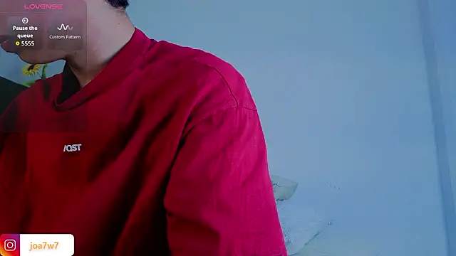 Snapshot of Levii_Ackermann chatting on February 19, 2:02 pm Levii Ackermann online show from February 19, 2:02 pm