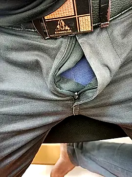 Snapshot of mr_slim_body chatting on March 21, 4:28 am mr slim body online show from March 21, 4:28 am