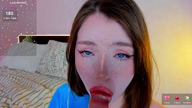 lexxxxxxi online show from April 10, 6:23 pm