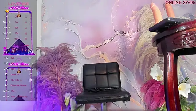 VALERIAQUEENTS online show from September 27, 1:38 pm