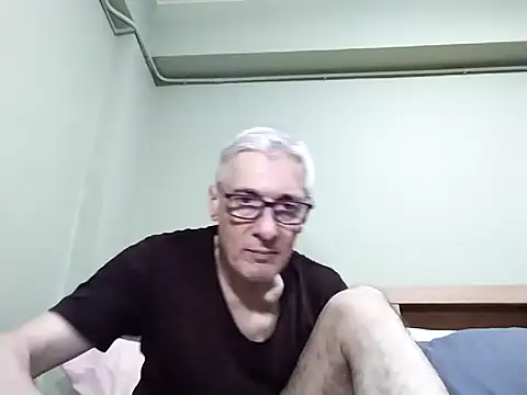 Snapshot of BIGUNCUTHARDCOCK chatting on October 9, 5:05 am BIGUNCUTHARDCOCK online show from October 9, 5:05 am